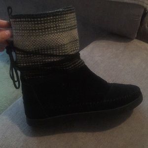 TOMS boots